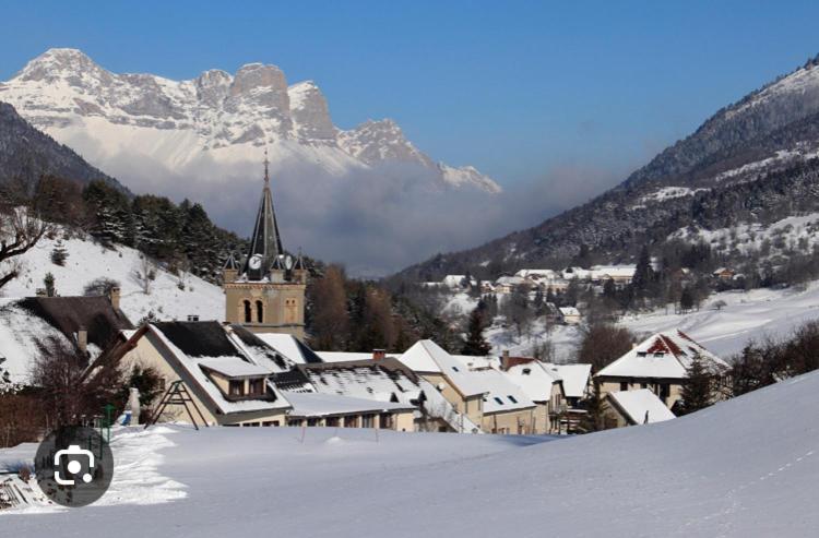 Petit Studio Mansarde 18 M2 Avec Navette Gratuit Aux Pistes De Ski Gresse-en-Vercors Dış mekan fotoğraf