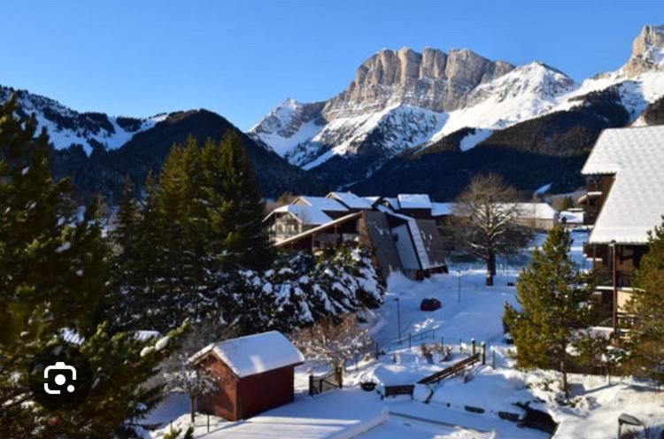 Petit Studio Mansarde 18 M2 Avec Navette Gratuit Aux Pistes De Ski Gresse-en-Vercors Dış mekan fotoğraf